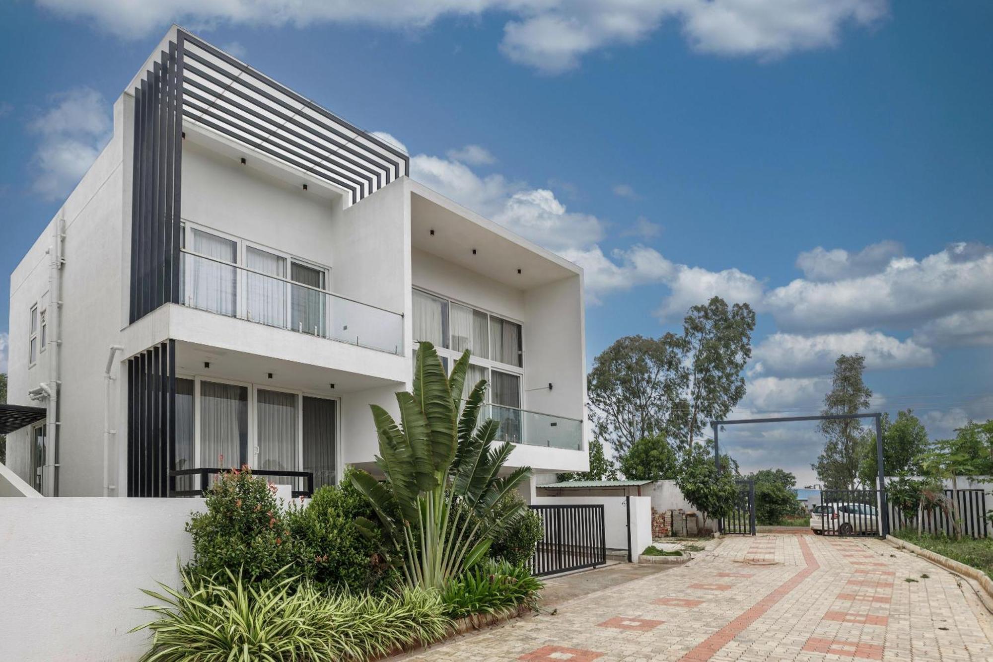Celestial Sapphire Villa Pvt Pool Veg Food 4Bhk Dod Ballāpur Exterior foto